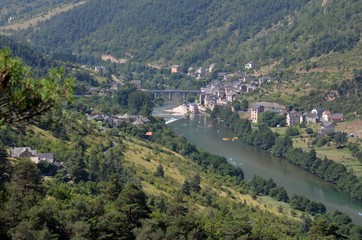 Fototapeta na wymiar Village Les Vignes, Gorges du Tarn, France