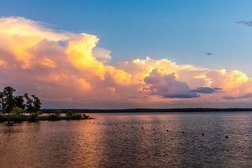 Fototapeta na wymiar Sunset at a lake in Oklahoma.