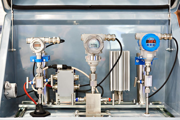 Pressure transmitter and sensors