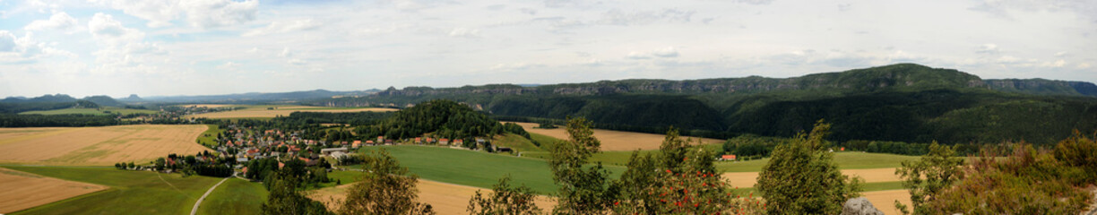 Fototapeta na wymiar Panorama Zirkelstein-Aussicht