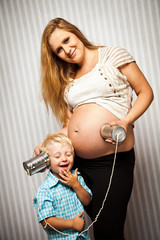 Freude beim Baby abhören