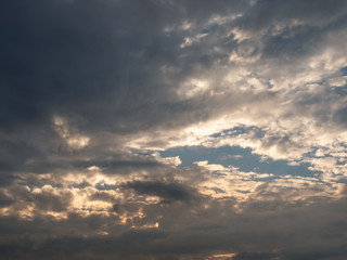 Fototapeta na wymiar Beautiful sky with clouds at dawn