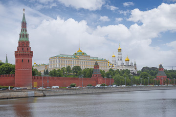Obraz premium view of the Kremlin from the moscow river.