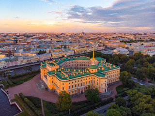 Fototapeta na wymiar SAINT-PETERSBURG Russia: beautiful Top view of St. Petersburg from the air an Mikhailovsky castle engineerin and summer garden on a Sunny summer day.