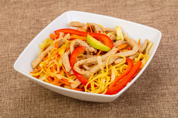 Wook noodle with chicken and vegetables