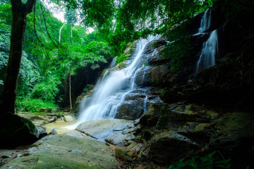 Obraz premium Tad Mork Water falll in Chiang Mai,Thailand.