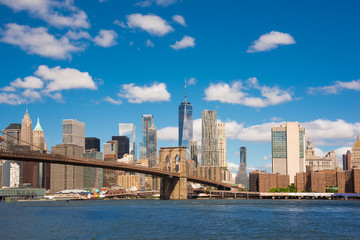 Obraz na płótnie Canvas New York city skyline seen from water
