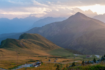 Naklejka premium Sunset at the Passo di Giau, in the Italian Dolomites, on a late July evening.