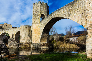 Fototapeta na wymiar Medieval Bridge of Besalu (Spain)