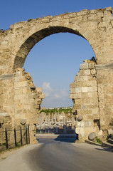 arch of the old city in turkey