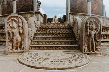 Obraz premium Ruins of an ancient buddhist temple from an ancient village
