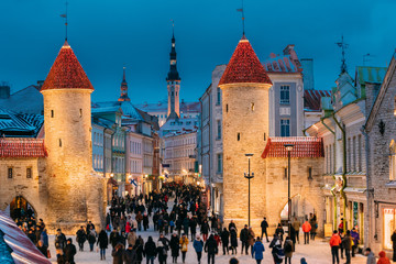Tallinn, Estonia. People Walking Near Famous Landmark Viru Gate  - obrazy, fototapety, plakaty