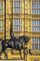 Obraz premium UK, England, London, Westminster, Houses of Parliament, Palace of Westminster, Old Palace Yard, Statue of Richard I, Richard the Lionheart, Richard Coeur de Lion