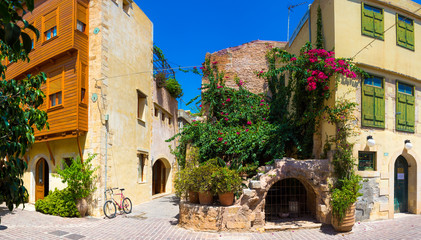 Fototapeta na wymiar Narrow street in the old town of Chania, Crete, Greece 