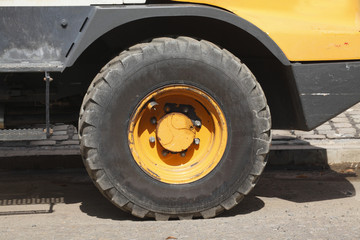 Fototapeta na wymiar Profil von einem Bagger-Reifen