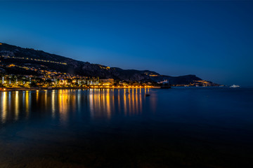 Naklejka premium Beaulieu-sur-Mer bei Nacht