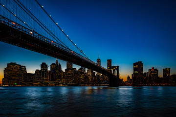 Fototapeta na wymiar Brooklyn Bridge, seen from Dumbo Park after sunset, during the 