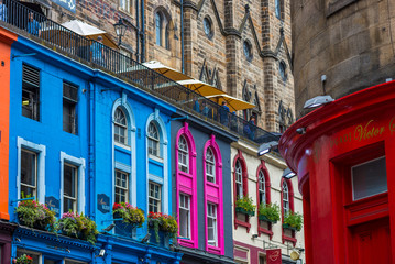 Busy Streets of Edinburgh, Scotland, UK - obrazy, fototapety, plakaty
