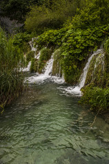 Croazia, 28/06/2018: cascate nel Parco nazionale dei laghi di Plitvice, uno dei parchi più antichi dello Stato, nella zona montuosa carsica della Croazia centrale al confine con la Bosnia Erzegovina
