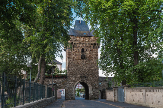 Ahrweiler, historisches Stadttor mit Wehrturm