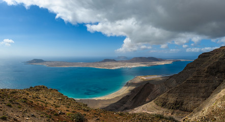 Fototapeta na wymiar View of Graciosa Island in Lanzarote, Spain