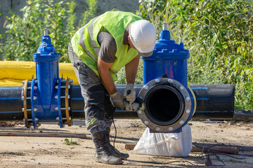 Installation of the pipeline at the construction site