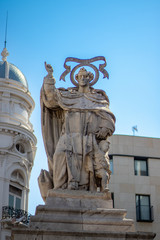 Fototapeta na wymiar Statue in the city of Valencia 