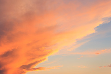 Obraz premium Beautiful orange sunset sky. Natural background