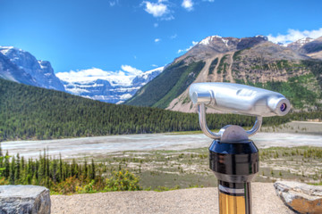 Fototapeta na wymiar Viewing the Stutfield Glacier in Jasper National Parki