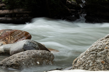 Rwąca rzeka  © Mateusz