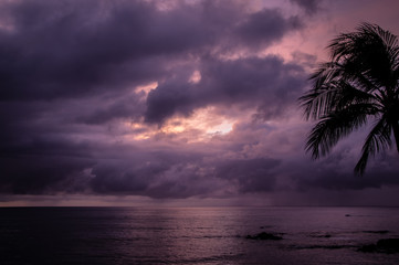 Fototapeta na wymiar Purple Hawaii Sunset