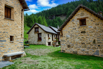 Fototapeta na wymiar Borgo di montagna