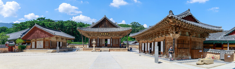 Daeungjeon, the Main Worship Hall, National Treasure #290 in Yangsan City