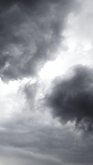 Fototapeta premium Depressie - somber weer met donkere wolken en regen