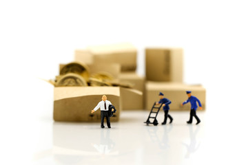 Fototapeta na wymiar Miniature people: Worker and box with businessman shipping, rent container, business concept.