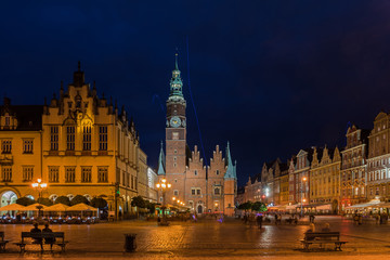 Breslau – Rathaus mit Rathausturm in der Blauen Stunde
