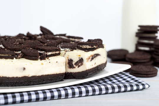 homemade no-bake cookies and cream cheesecake