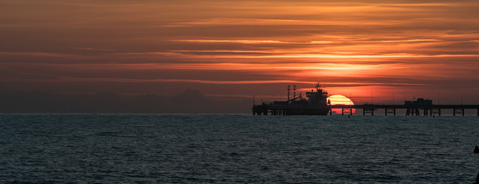 Sunset on Vada pier