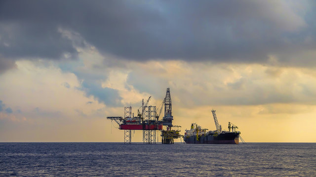 Offshore drilling rig and FPSO ship photography