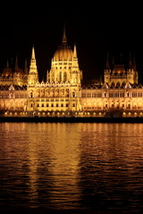 Fototapeta na wymiar hungarian parliament by night in budapest, hungary