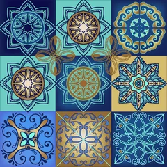 Papier Peint photo Lavable Tuiles marocaines motif patchwork harmonieux de carreaux marocains et portugais colorés, ornements