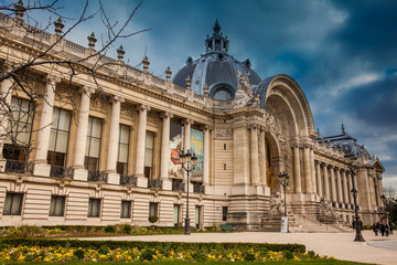 Fototapeta na wymiar Petit Palais in a cloudy winter day just before spring