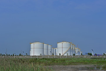 The oil tank