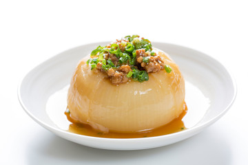 新玉ねぎの丸ごと煮込み料理