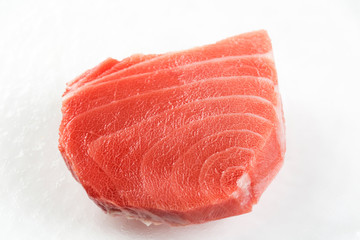 マグロの中トロ切り身