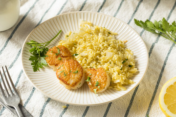 Panned Seared Scallops in Broth