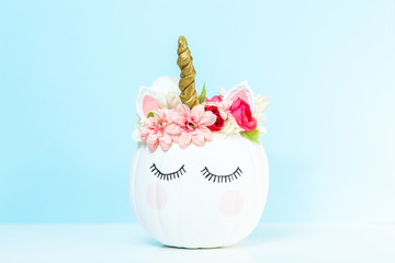 Unicorn pumpkin © arinahabich