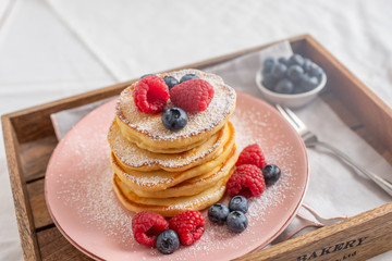Pfannkuchen mit Beeren