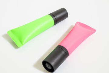 set green and pink markers isolated in a white background