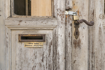 Tür, Briefkasten, Reklame